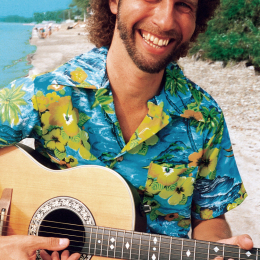 Mike-strummin-2h