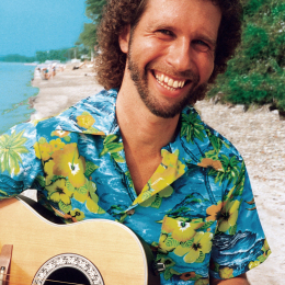 Mike-strummin-2h